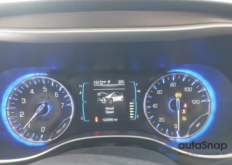 2017 Chrysler Pacifica Touring из США, поврежденный, VIN 2C4RC1DG0HR770874